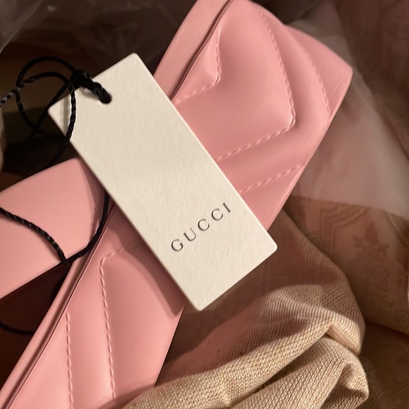 Gucci Pink Flip Flops Size 36 - Picture 4 of 6